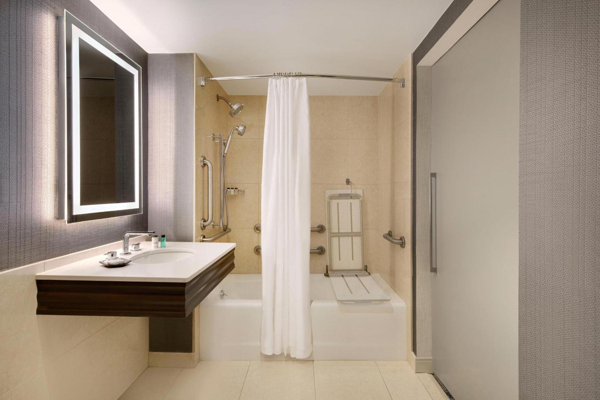 Sheraton Philadelphia Downtown Екстериор снимка